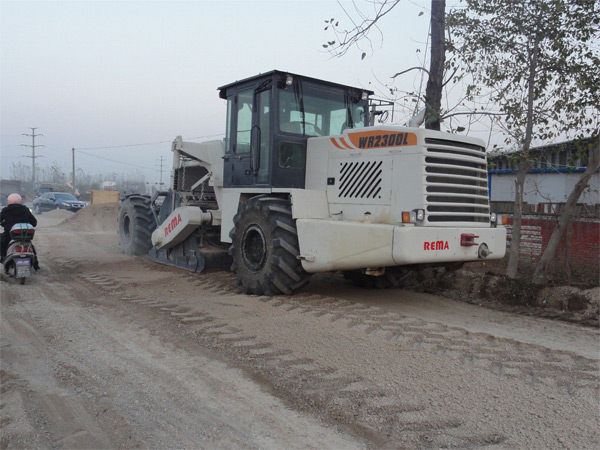 WR2300L，駐馬店水穩基層冷再生