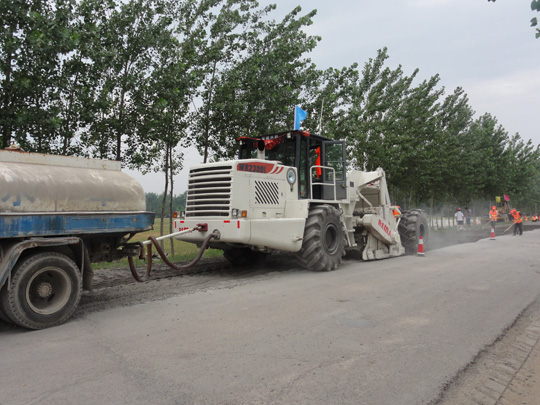 WR2300L，安徽靈壁水穩路基冷再生