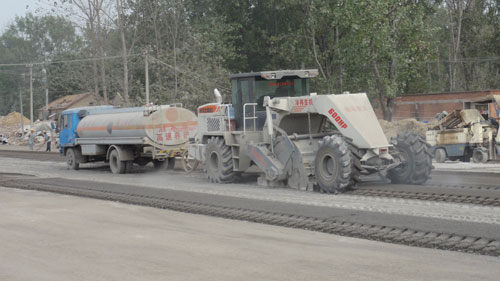 WR2300L，G311國道河南永城段水穩路基冷再生